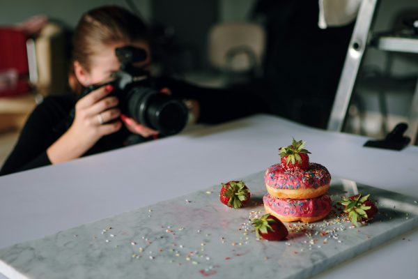 Madfotografens betydning for appetitvækkende madpræsentation og øget salg